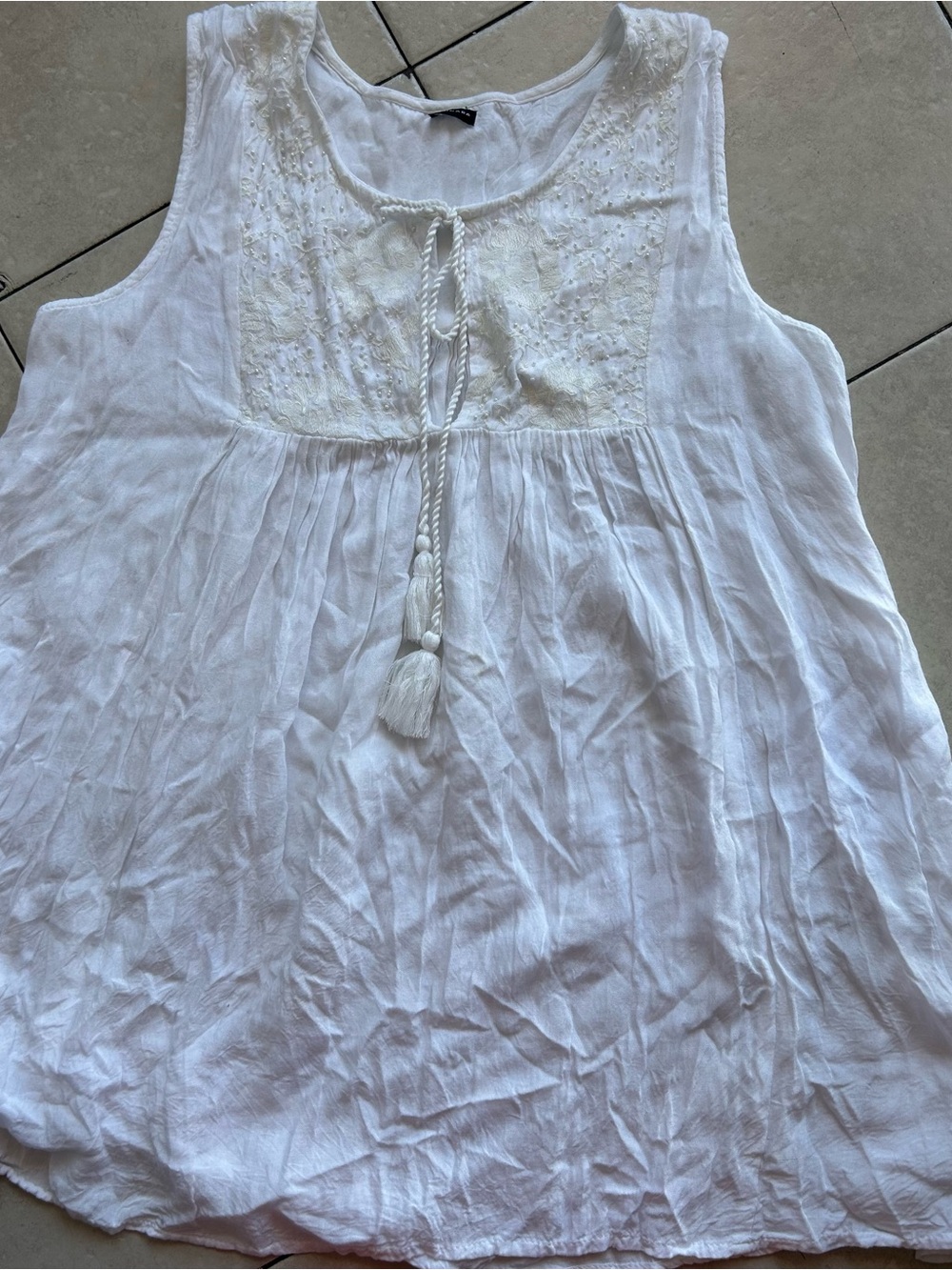 Women’s White Embroidered Tie-Front Sleeveless Camisole